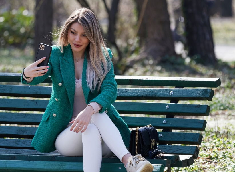 plan-your-outfit-tips-on-how-to-snap-a-great-photo-of-yourself