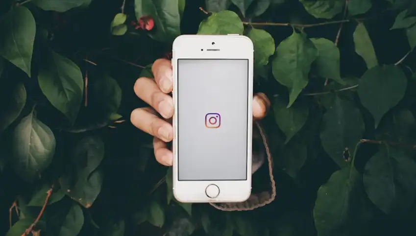  traurige Bildunterschriften für Instagram in Englisch